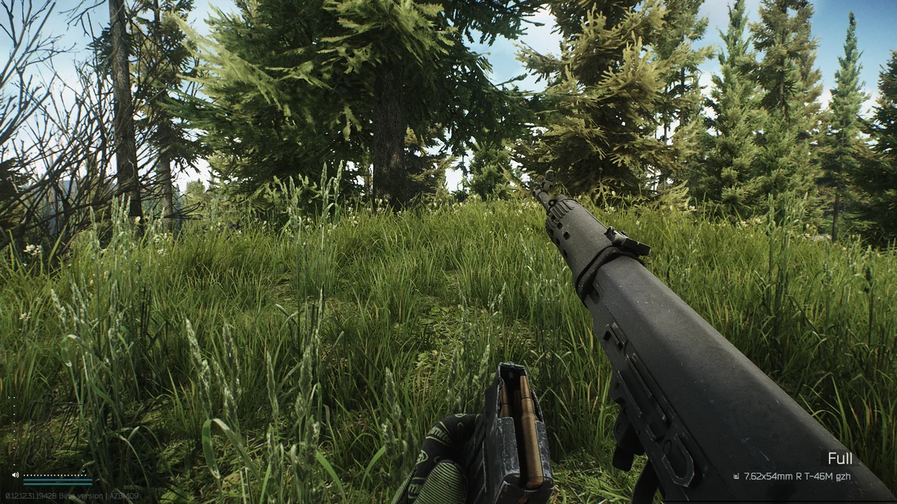 Recoil control overlay keeping an AR on target in Escape from Tarkov